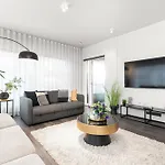 Modern Apartment - Free Parking