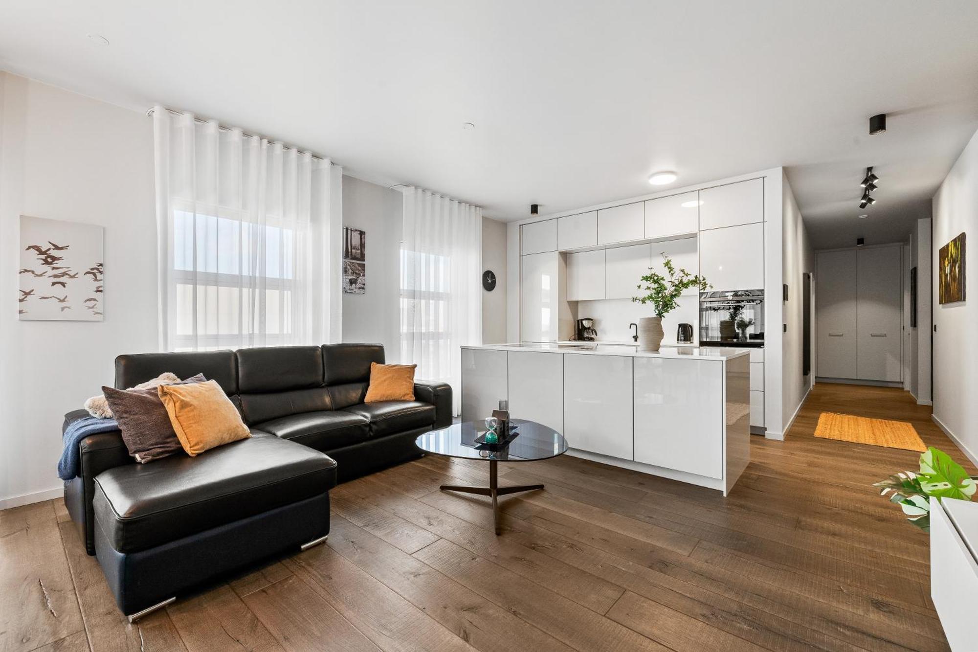Apartment Vibrant Hafnatorg I Spacious With Expansive Garage