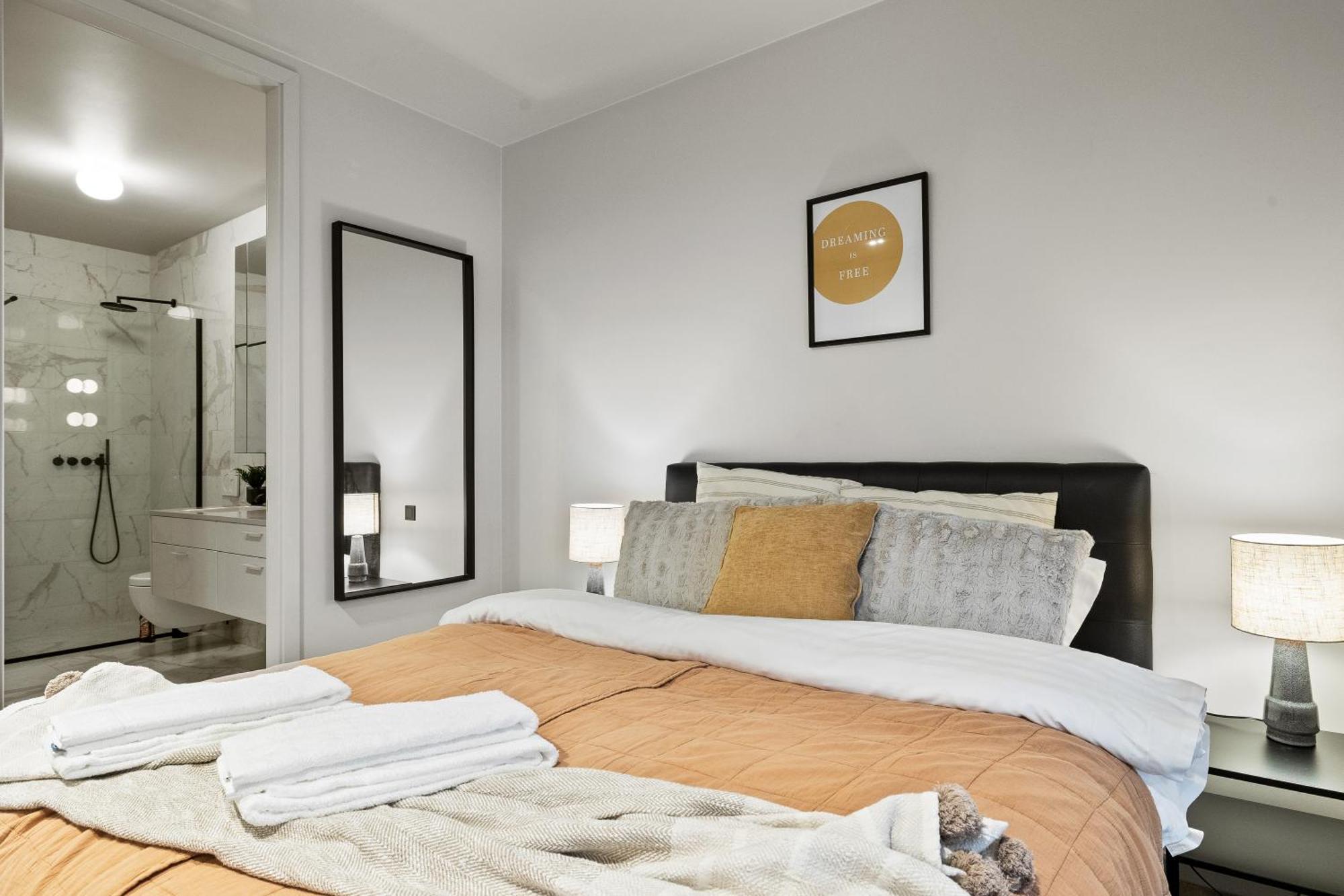 Vibrant Hafnatorg I Spacious With Expansive Garage