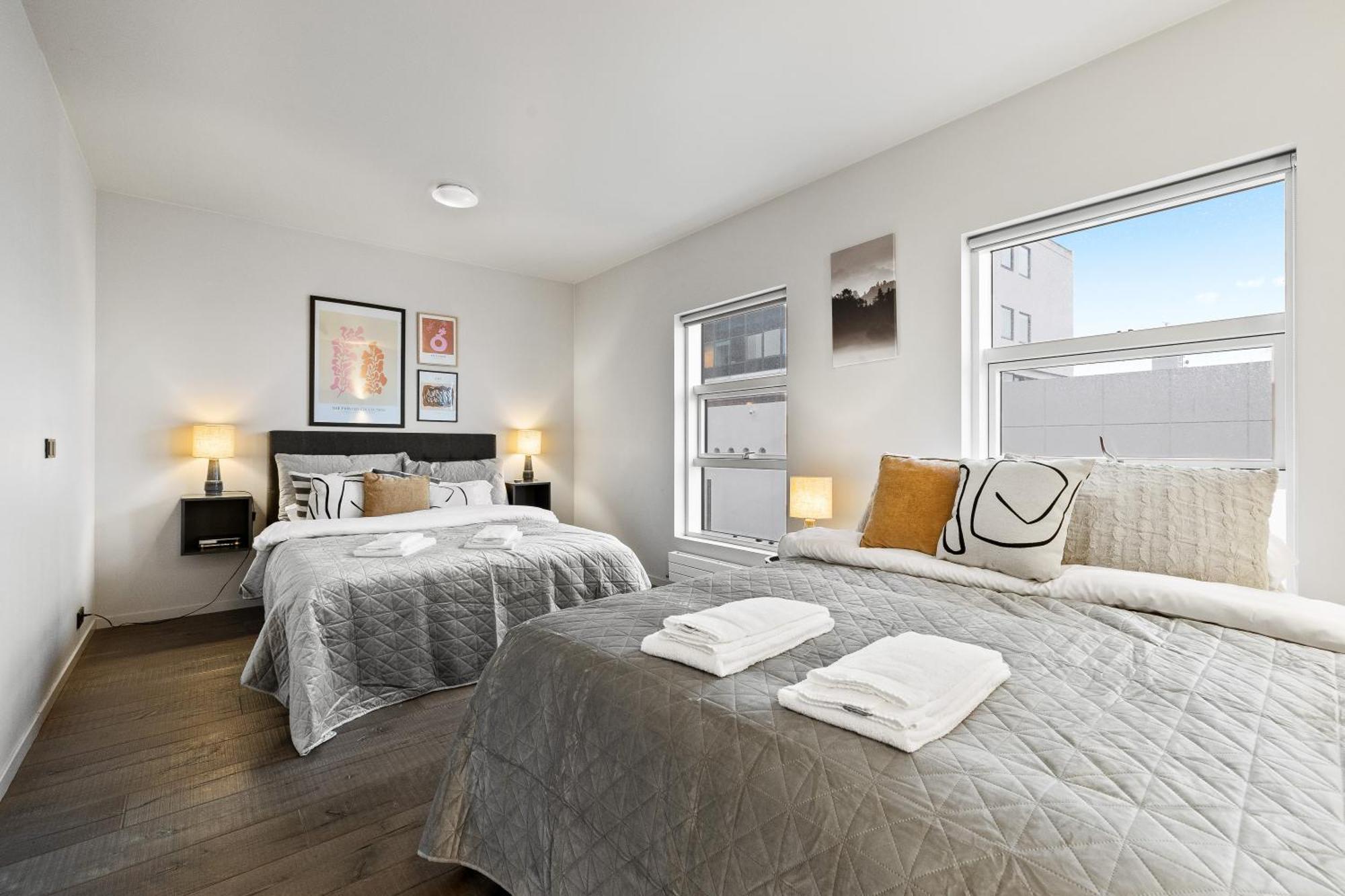 Vibrant Hafnatorg I Spacious With Expansive Garage Apartment Reykjavik